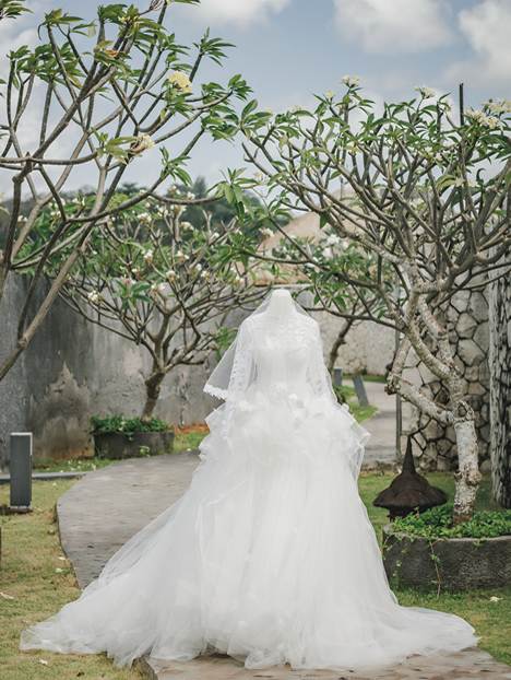 gaun wedding